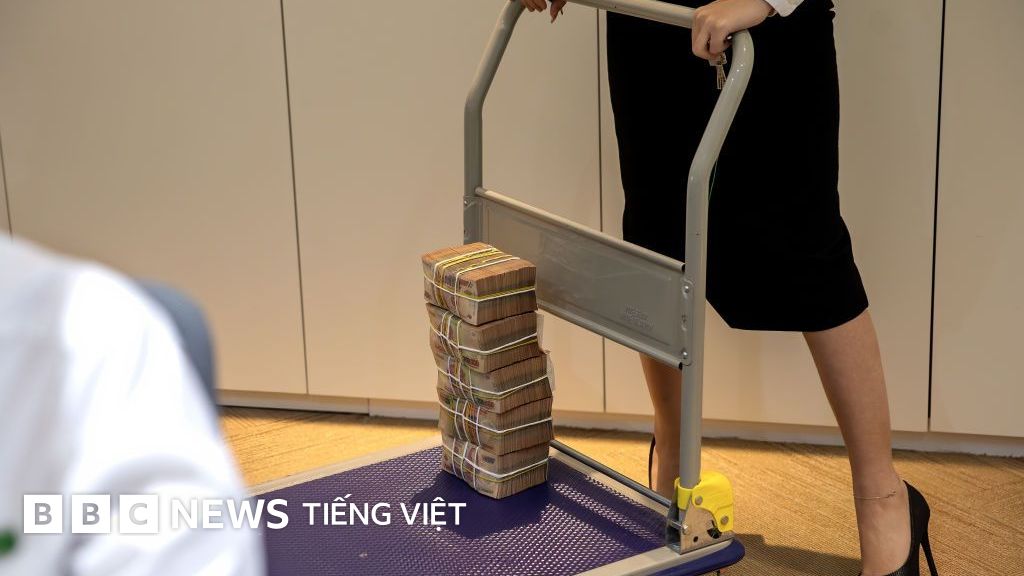 Lãi suất tăng hai con số, tiền gửi ngân hàng vượt mốc 10 triệu tỷ đồng