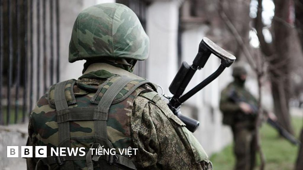 Lính Nga bắn chết đồng đội rồi xả súng vào dân thường ở Crimea