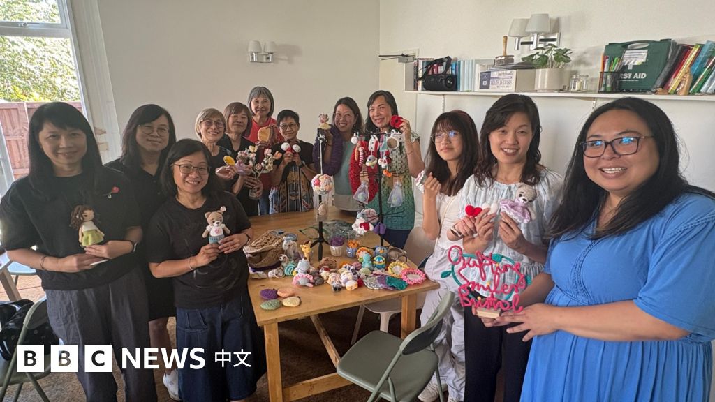 在西南英格蘭的角落，編織手工給移英港人女士們另一個家