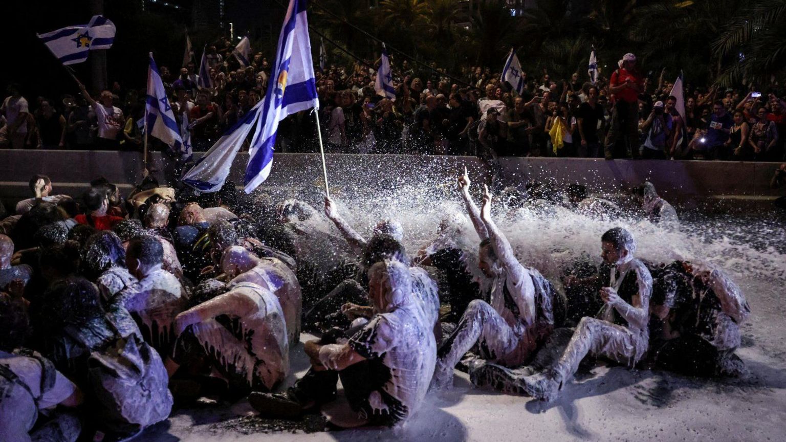 Police used water cannon against protesters in Tel Aviv. Photo: 1 September 2024