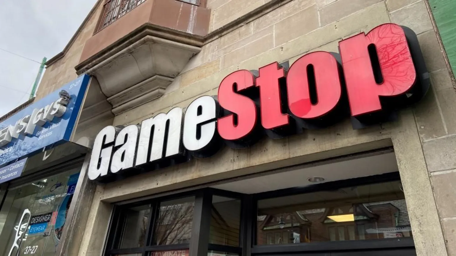 GameStop presenta una oferta de adquisición de eBay por 55.500 millones de dólares.