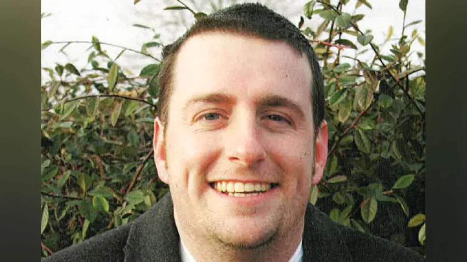 Marido comparece ante el tribunal acusado de delitos sexuales contra su exesposa