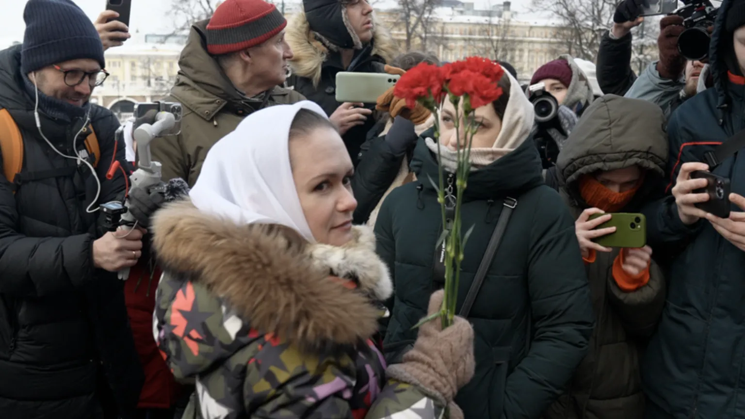 ‘Send back our husbands’ – Russian women in rare protest (bbc.com)