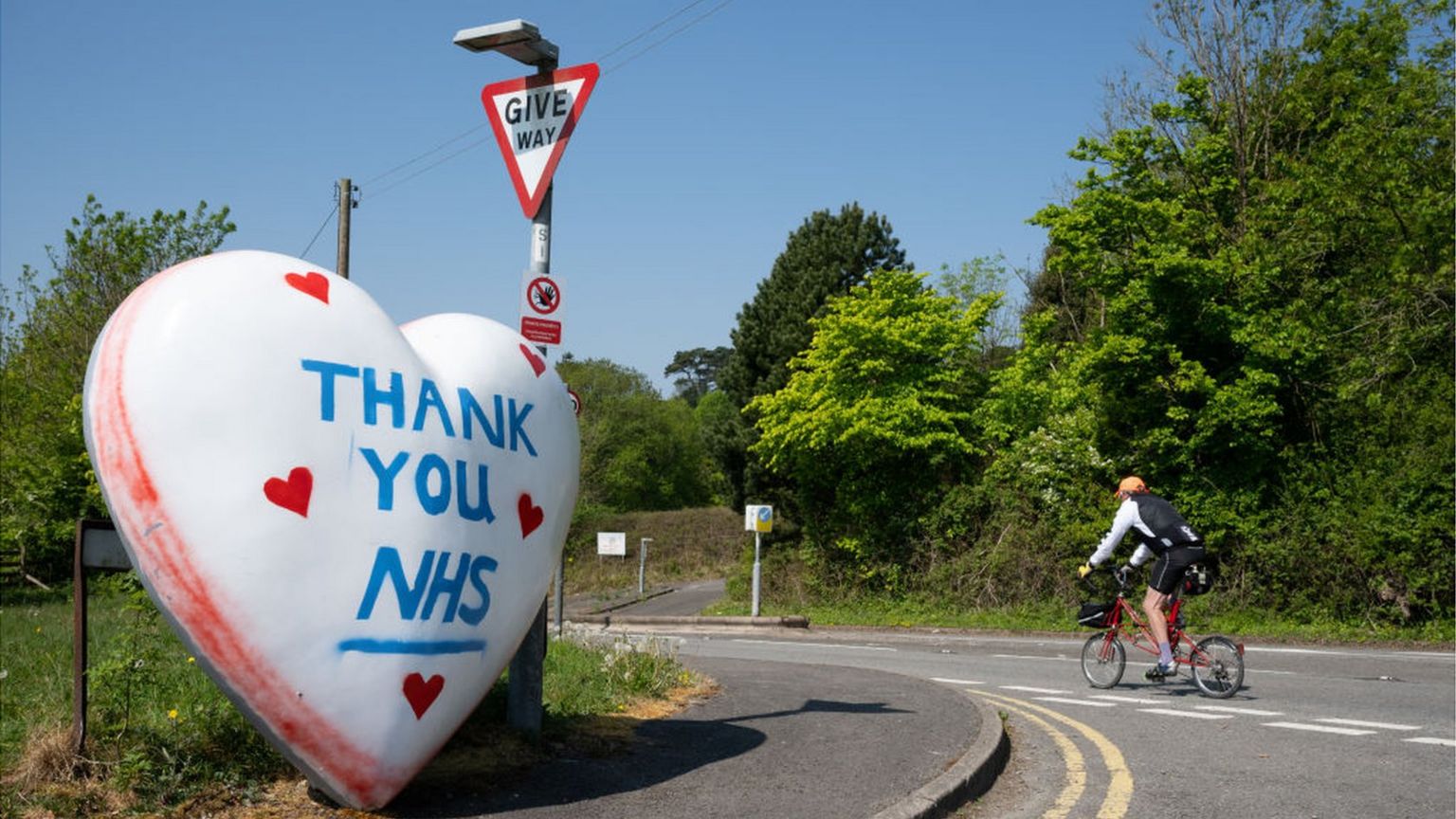 A massive heart saying "thank you NHS"