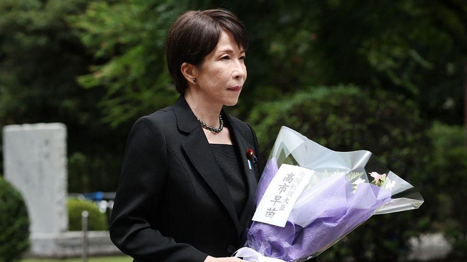 2026年8月15日，在日本于第二次世界大战投降81周年之际，日本首相高市早苗在东京的千鸟渊战殁者墓苑献花。