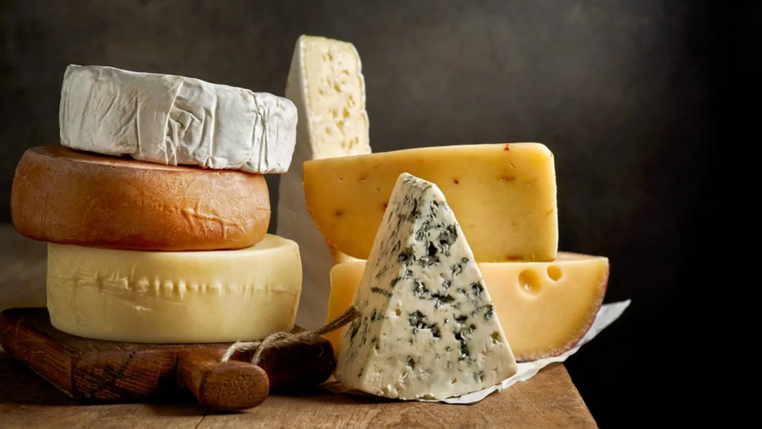 Монтазио козий. Сыр. Итальянский сыр. Сыры Италии. Где все сыры в cheese