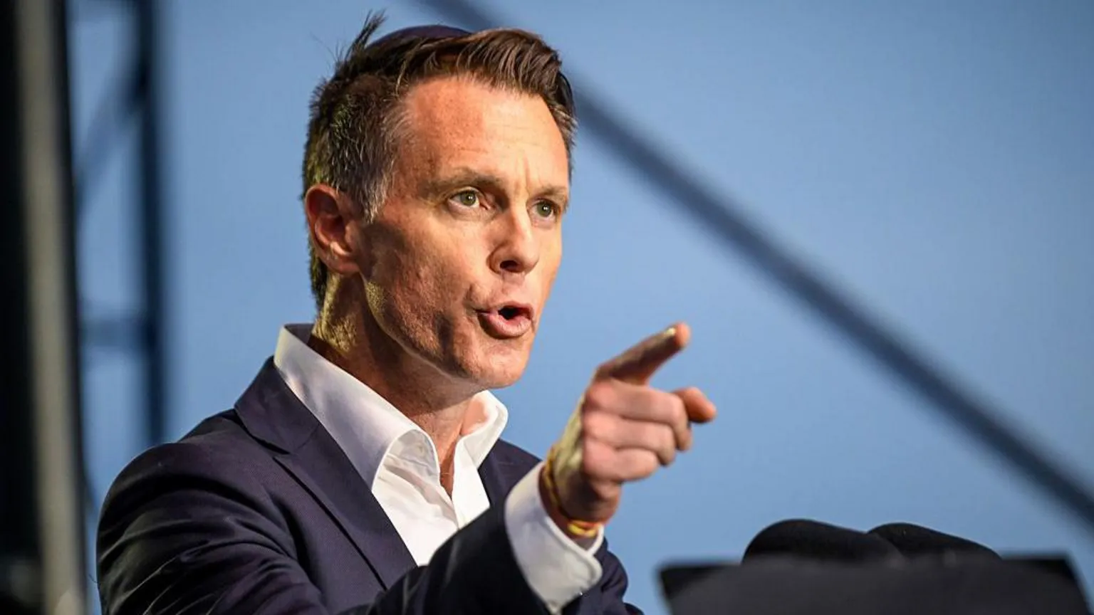 La iniciativa australiana de acelerar nuevas leyes sobre armas y protestas tras el tiroteo de Bondi genera críticas