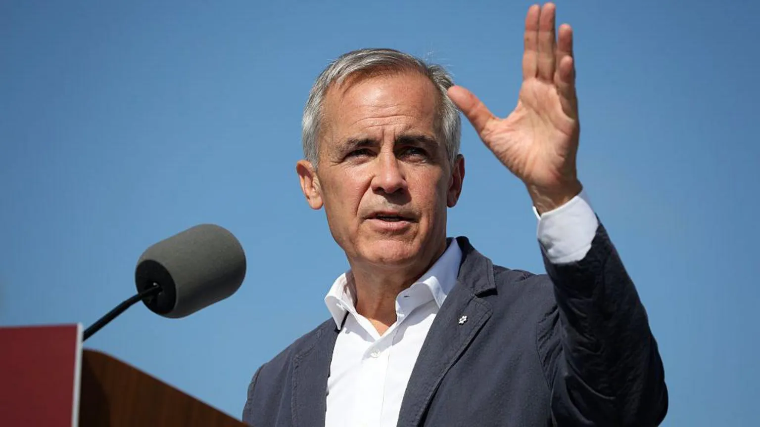 Los conservadores de Canadá se encuentran en una situación precaria tras el paso de un diputado por los liberales de Carney.