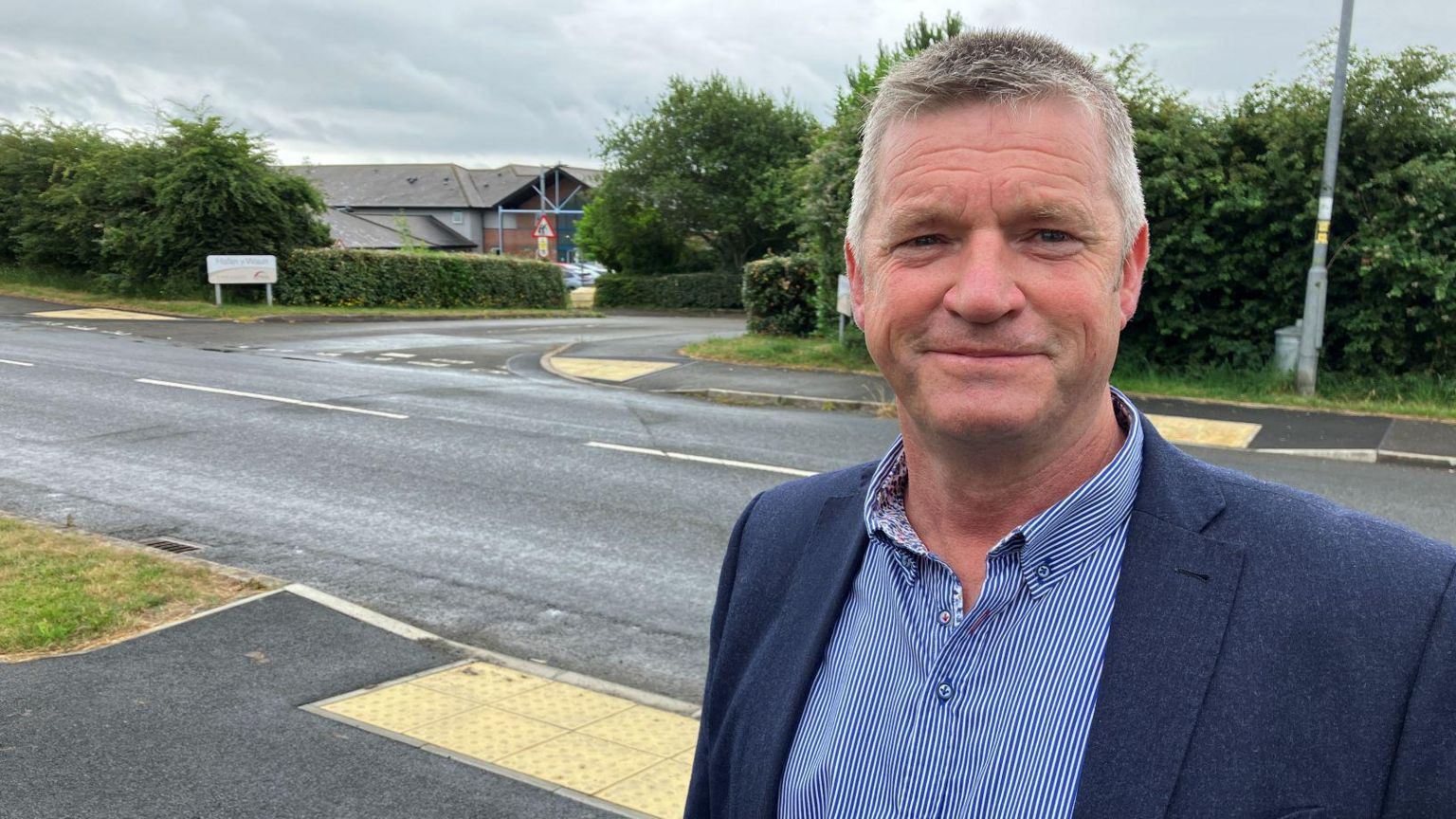 Ceredigion yn cymryd perchnogaeth o gartref gofal wedi trafferthion