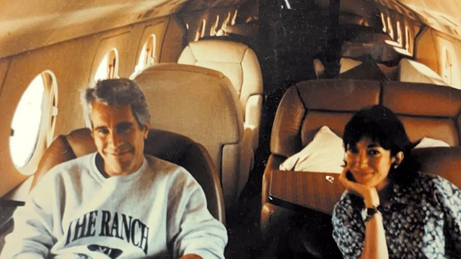 Funcionarios descubren un millón de documentos más potencialmente relacionados con el caso Epstein