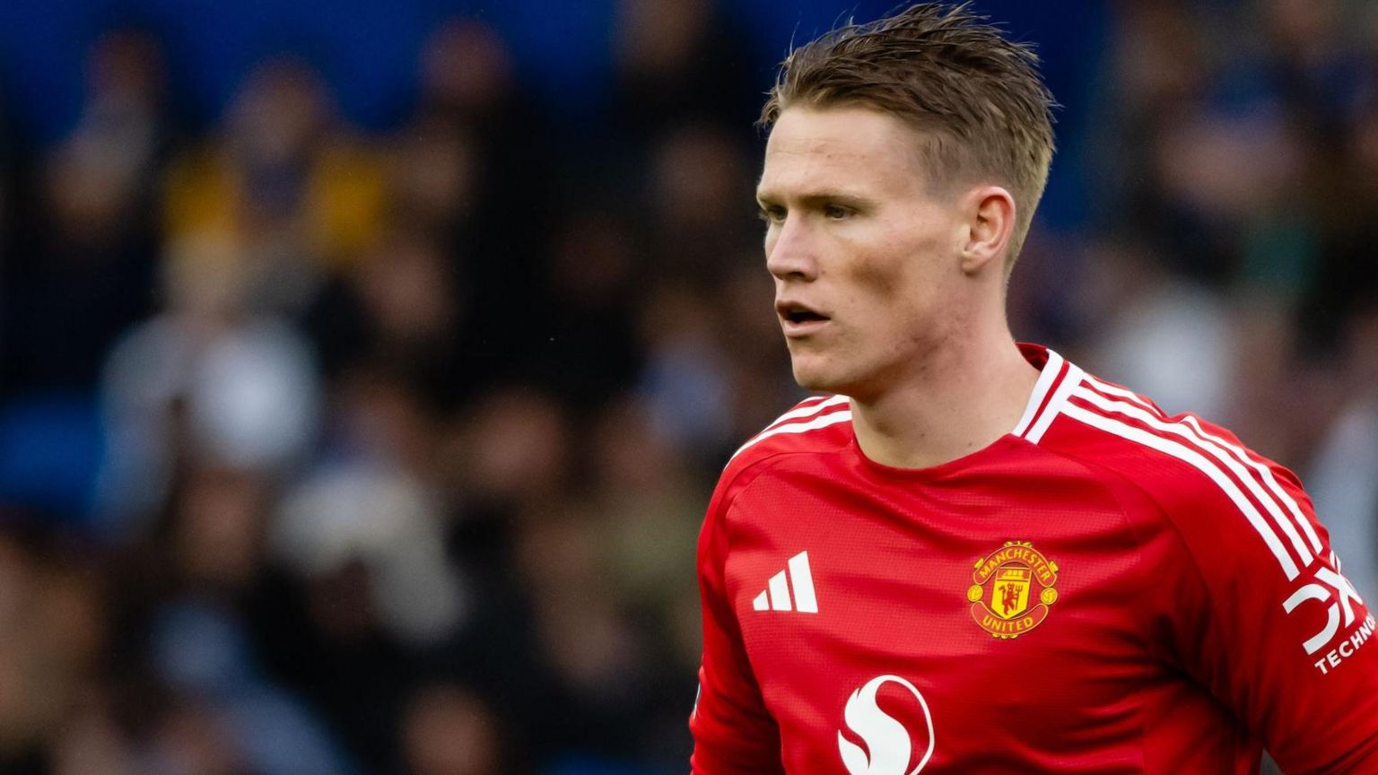 Scott McTominay: Napoli agree 30m euros fee with Man Utd - BBC Sport