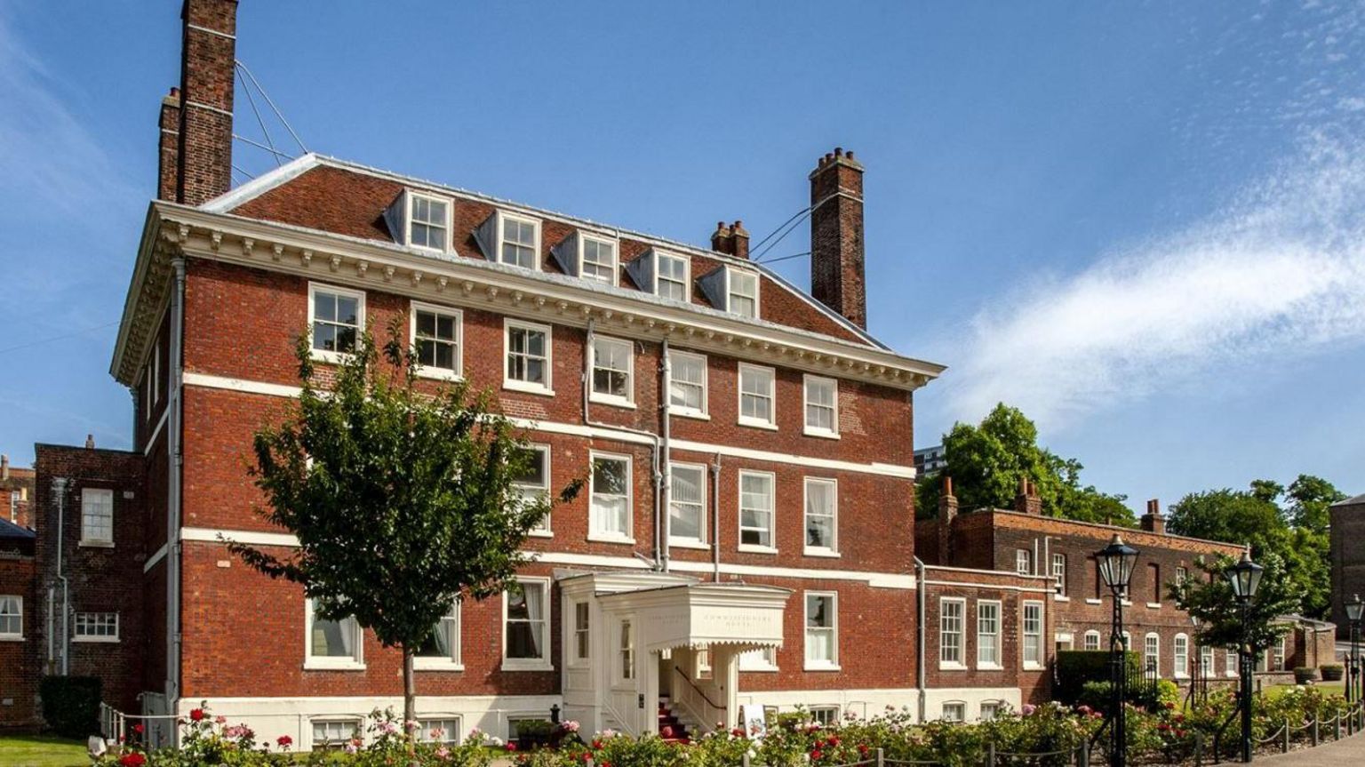 Chatham historic dockyard building to be restored - BBC News