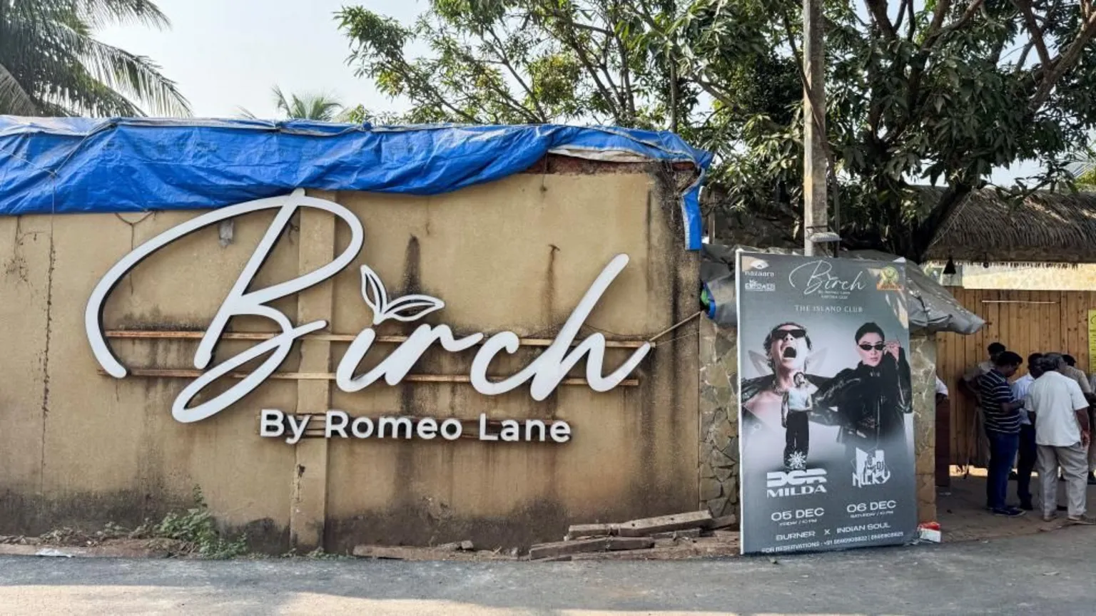 Los dueños de una discoteca de Goa huyeron a Tailandia horas después del incendio mortal, dice la policía.