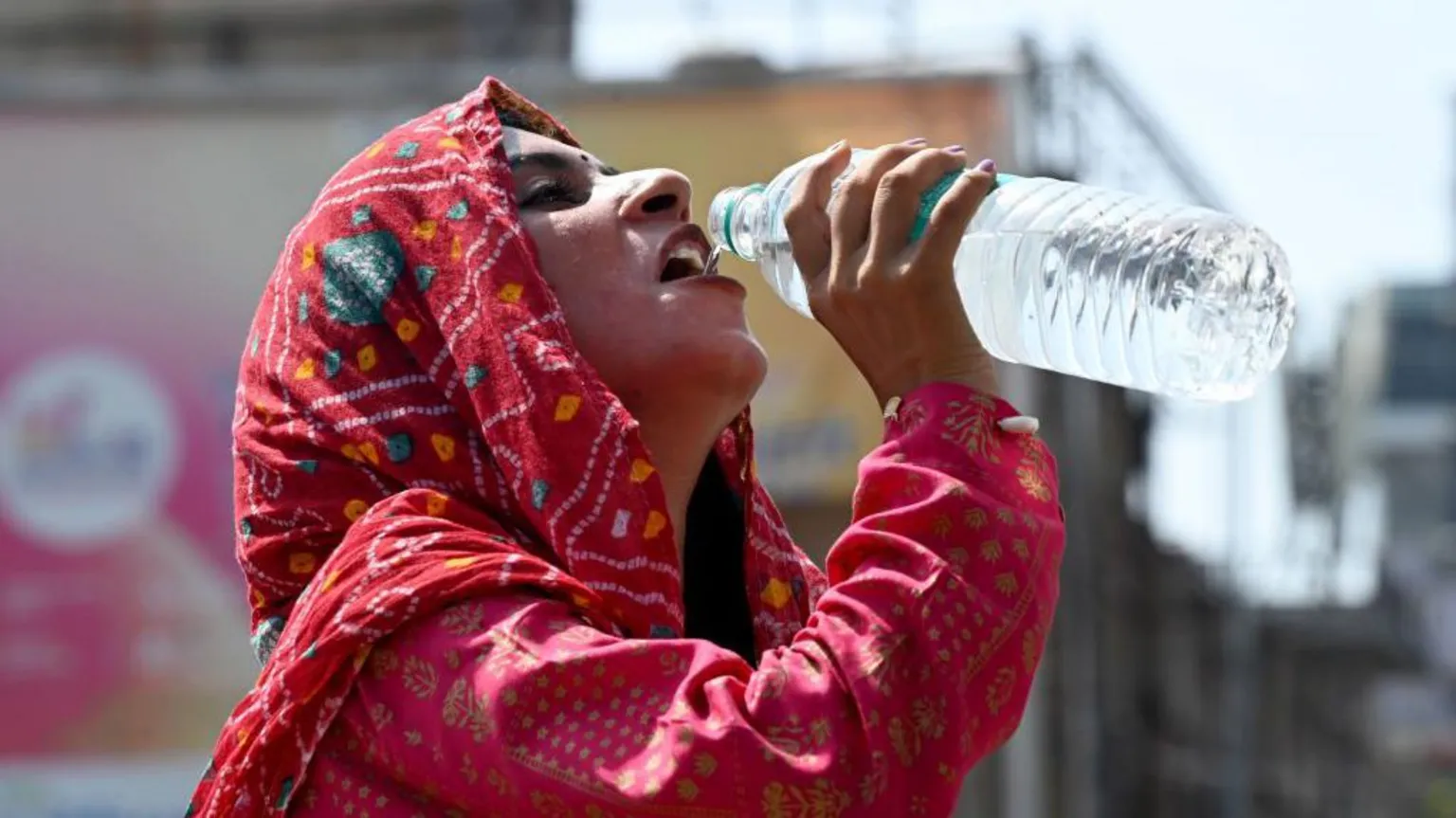 Temo que el precio del agua y la cerveza se dispare con la llegada del abrasador verano a la India.