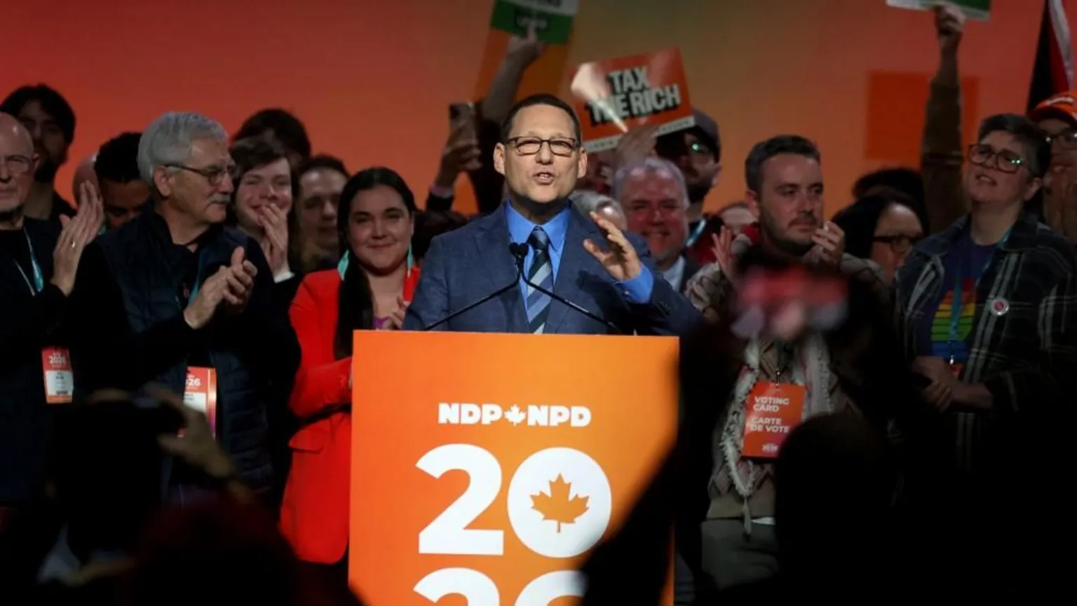 El Nuevo Partido Democrático de Canadá elige a Avi Lewis como su líder. El Nuevo Partido Democrático de Canadá elige a Avi Lewis como su líder.