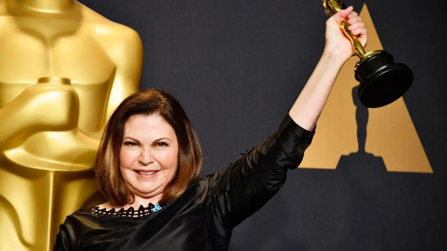 Oscar-winning director's statuette lost on trans-Atlantic flight, later found by Lufthansa — image 3