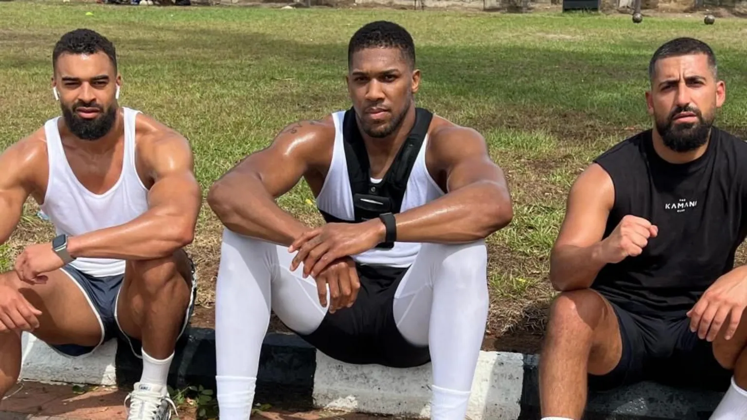 Anthony Joshua resultó herido en un accidente automovilístico en Nigeria en el que murieron dos miembros del equipo