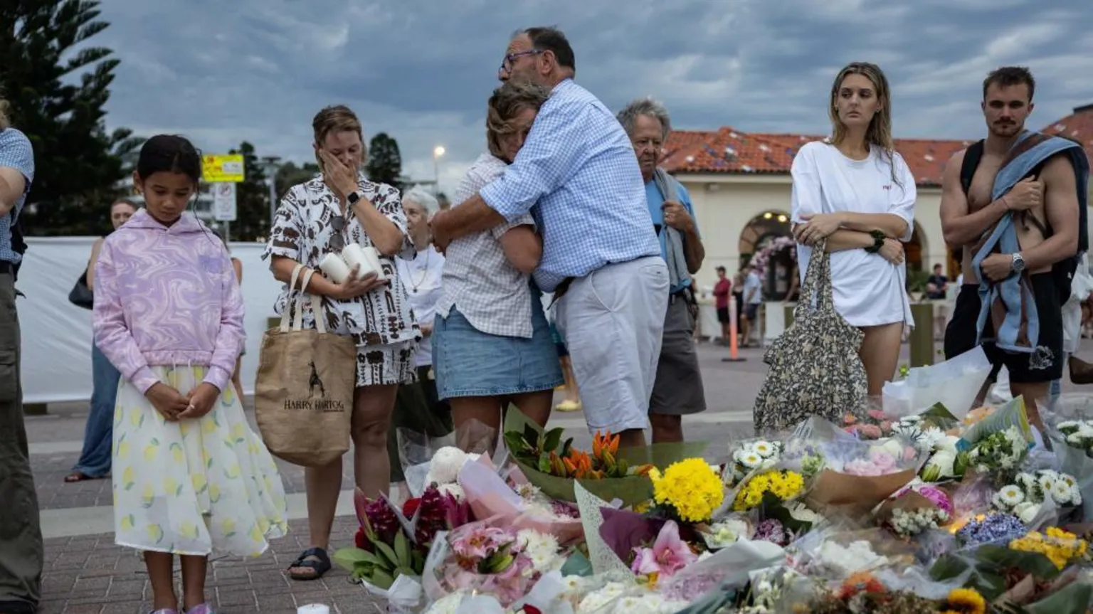 Minuto de silencio en memoria de las víctimas del ataque de Bondi Beach