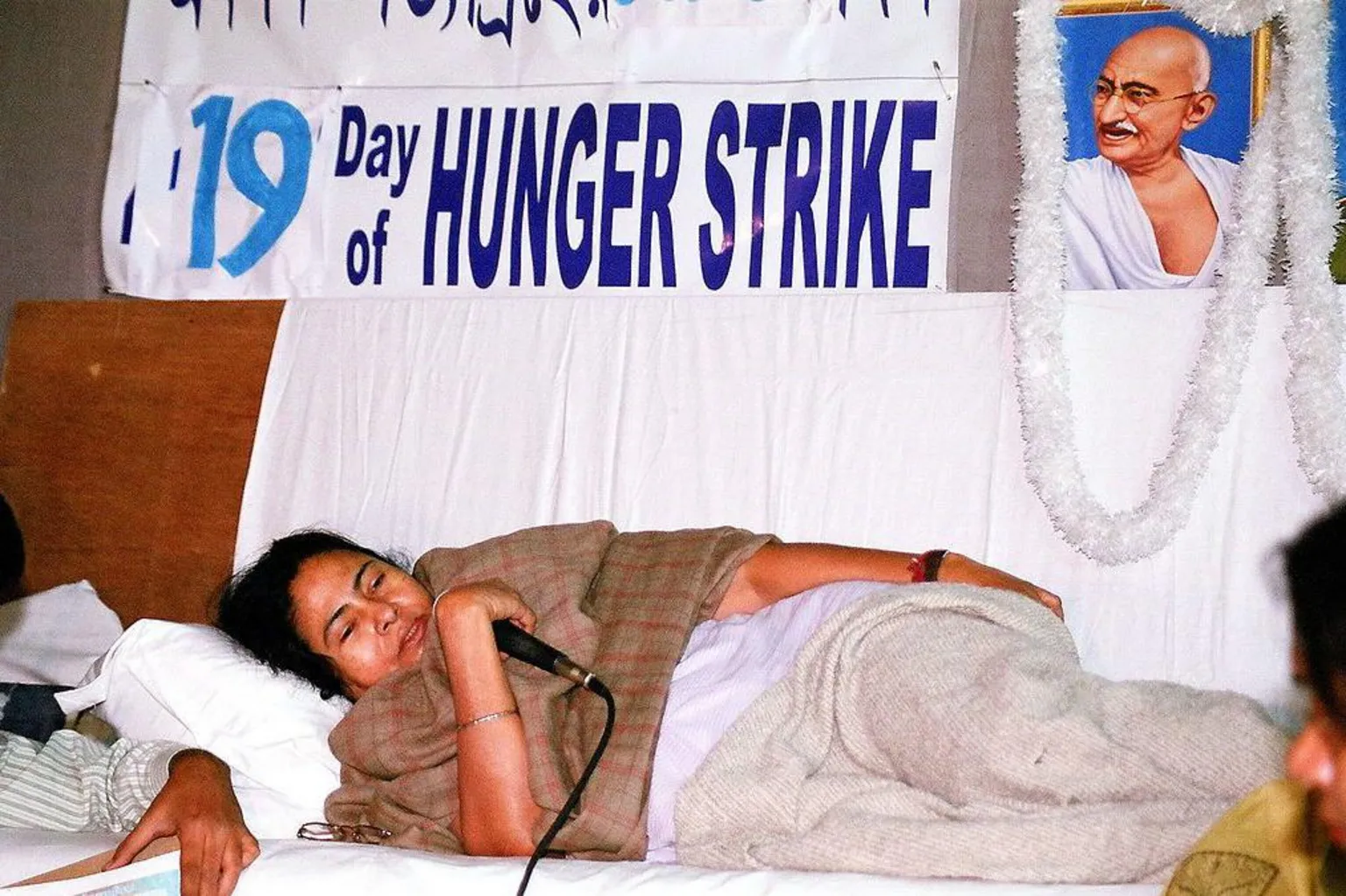 Mamata Banerjee Defeated in West Bengal, Refuses to Resign as Governor Weighs Dismissal — image 4