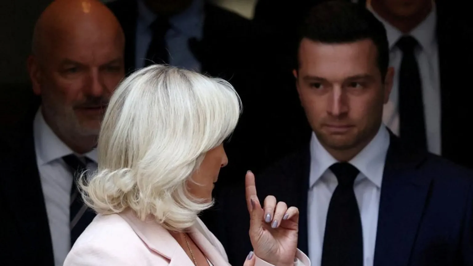 Marine Le Pen prezidentliyə namizədliyini təsdiqləyib