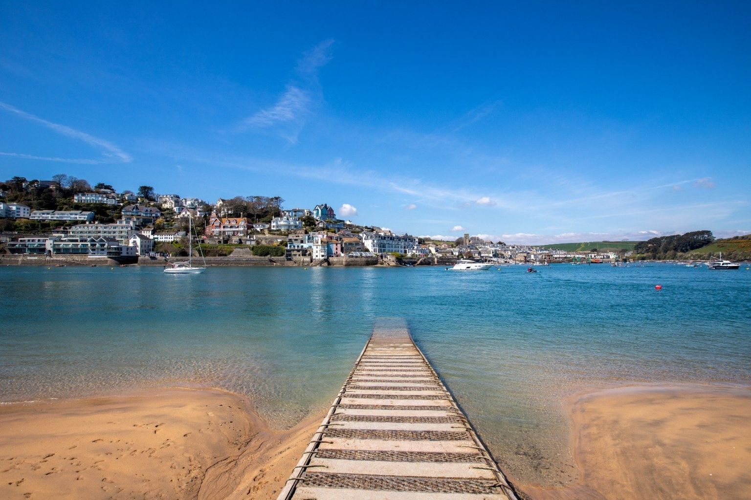 Salcombe named UK's most expensive seaside town - BBC News