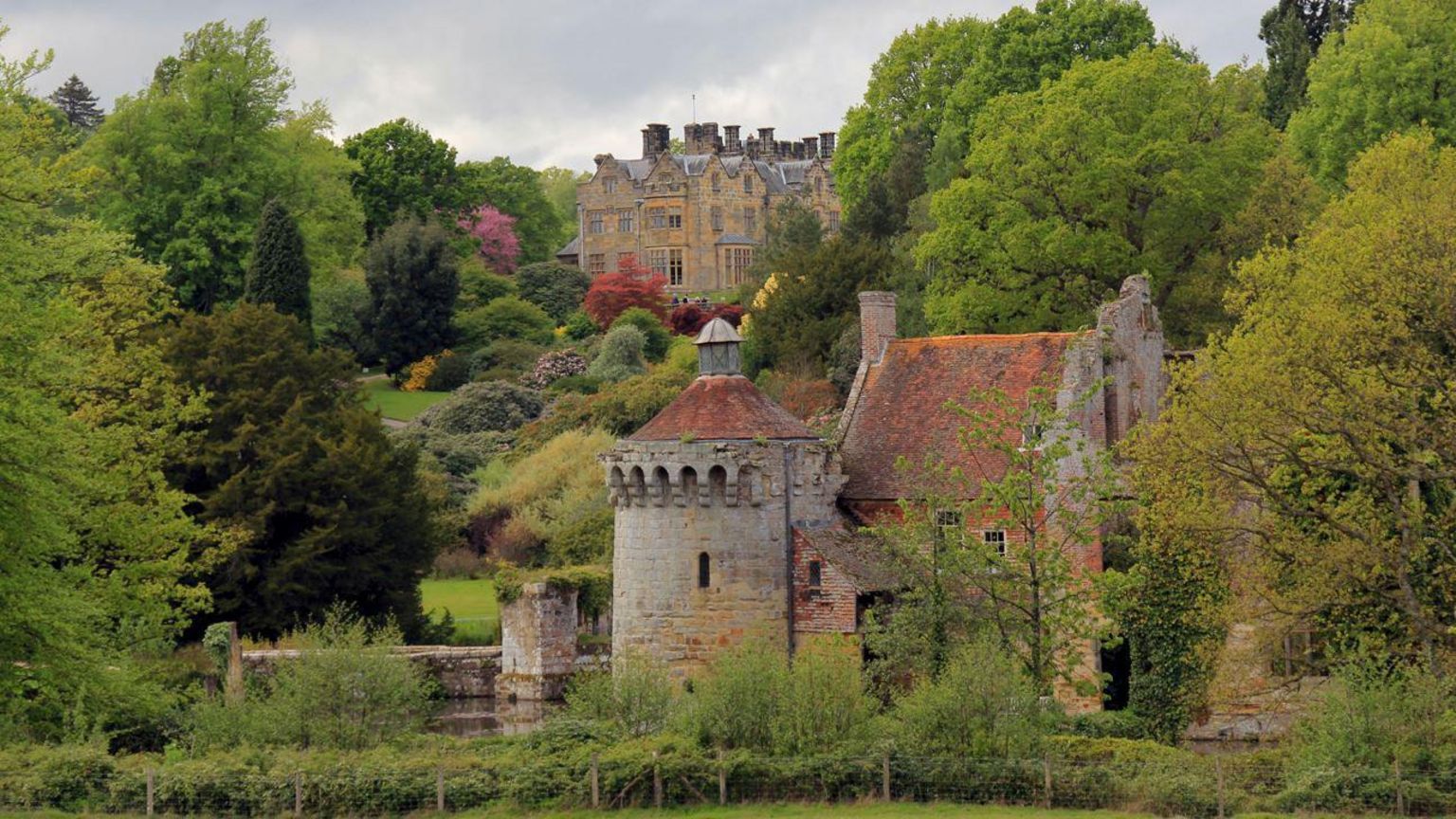 Scotney Castle and gardens 