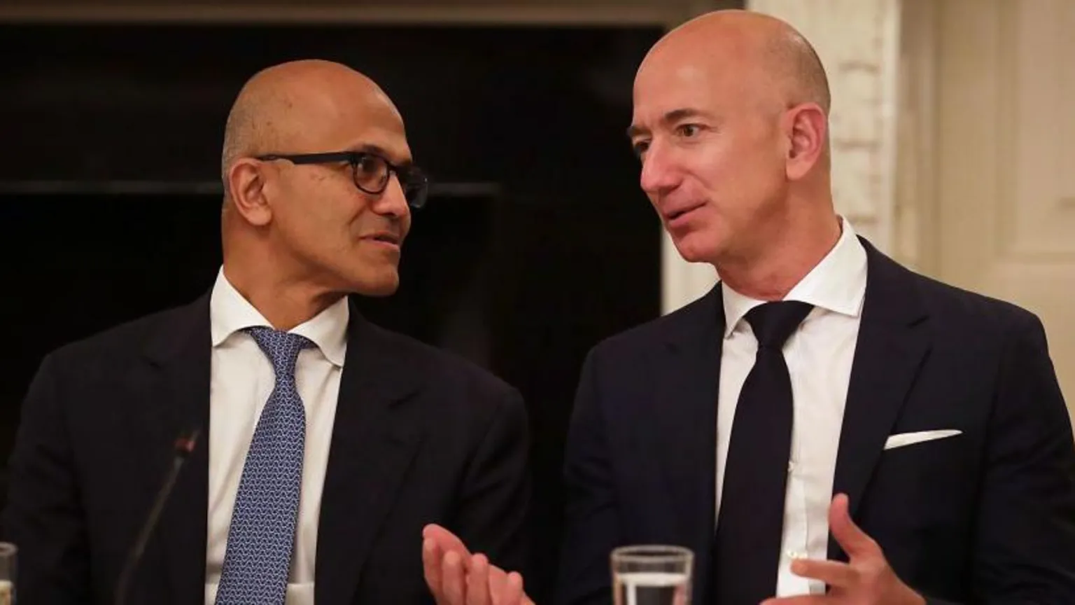 Amazon y Microsoft prometen grandes inversiones en inteligencia artificial en India Amazon y Microsoft prometen grandes inversiones en inteligencia artificial en India
