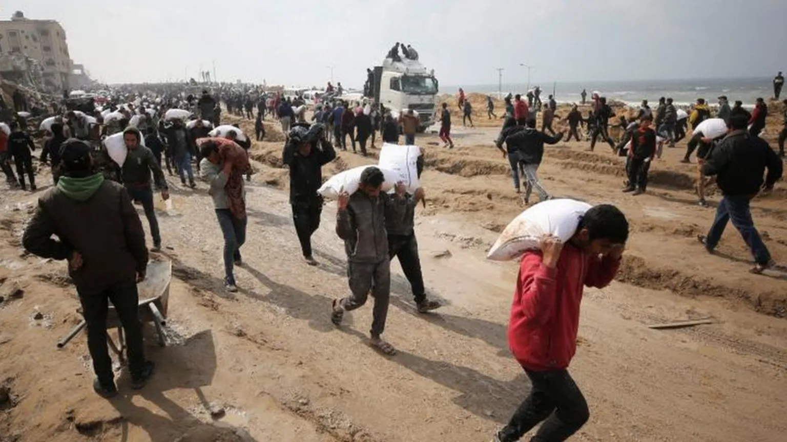 Gaza desperately needs more aid but agencies can’t cope (bbc.com)