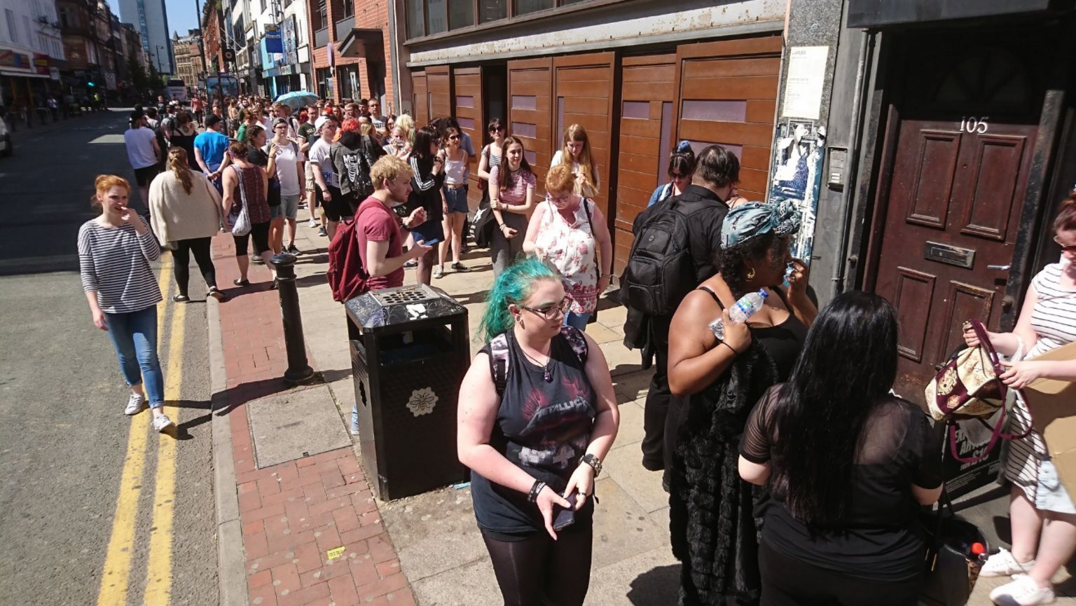 Manchester Attack Hundreds Queue For Bee Tattoos Bbc News