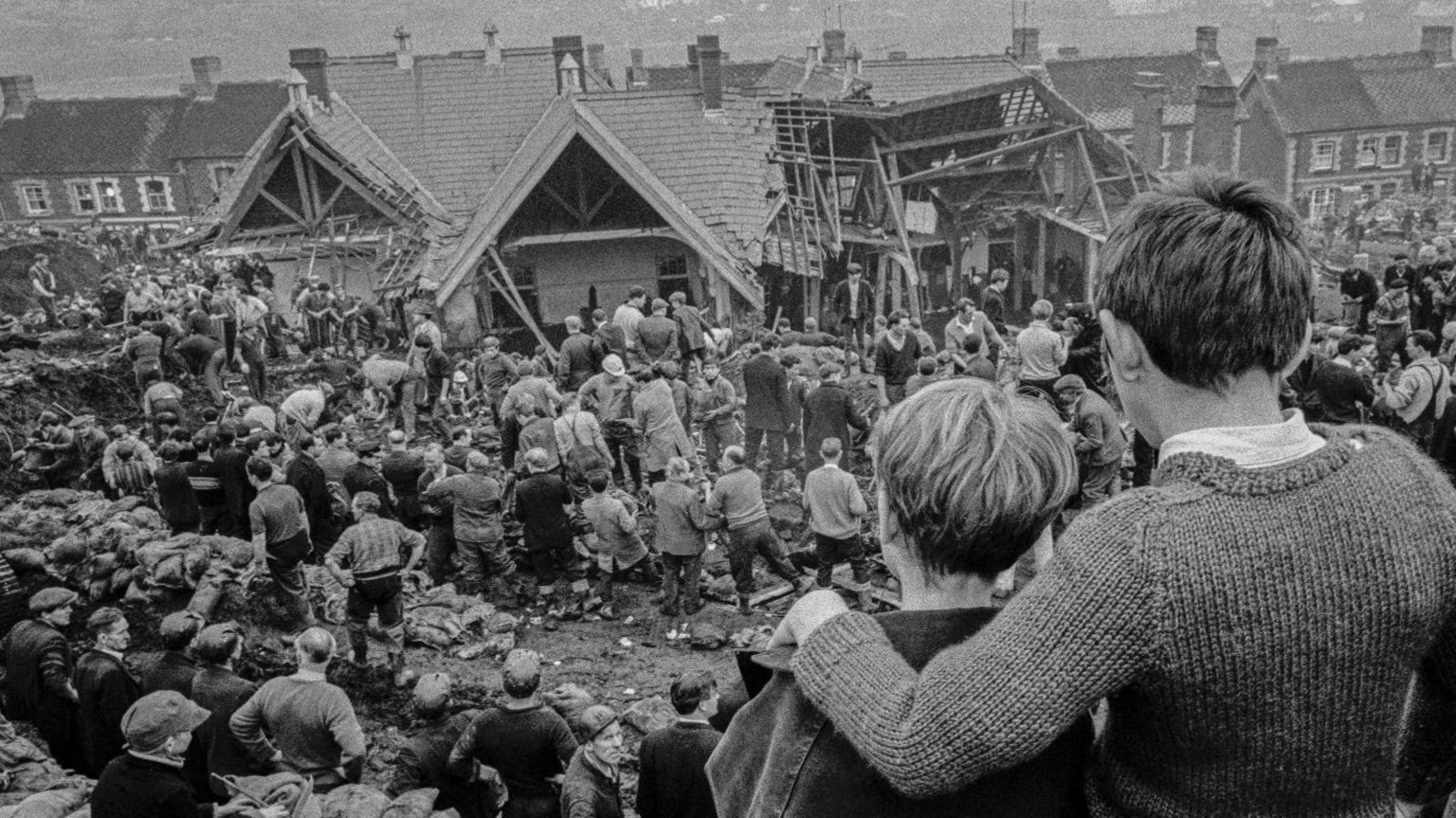 Tthe aftermath of the Aberfan disaster 