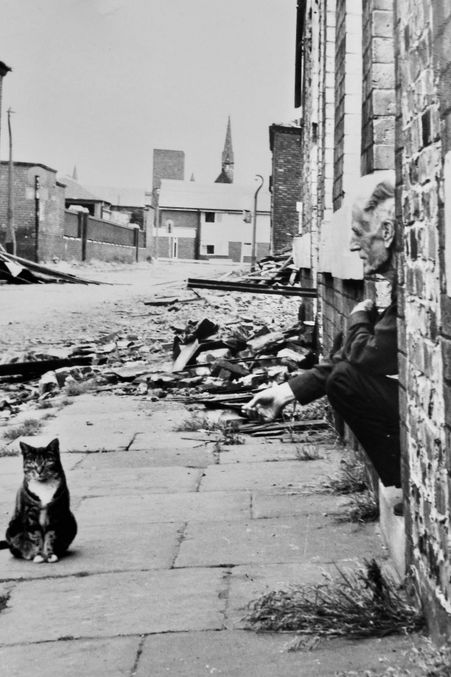 Carole Burtonwood, The last resident and his cat, Nashville Street, Ordsall, 1977