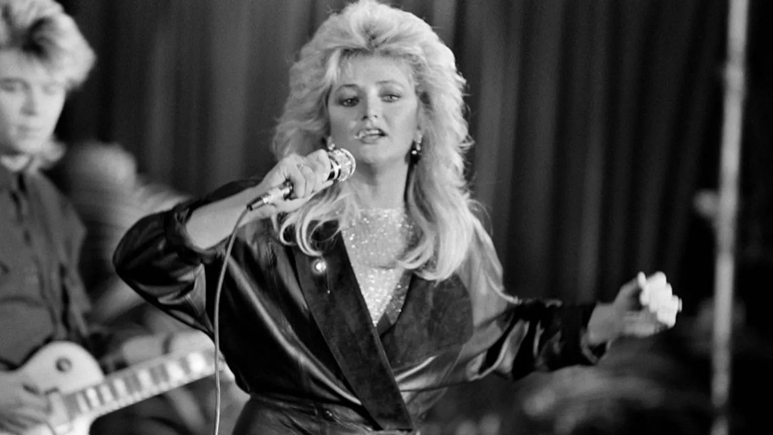 Bonnie Tyler Undergoes Emergency Intestinal Surgery in Portugal — image 3