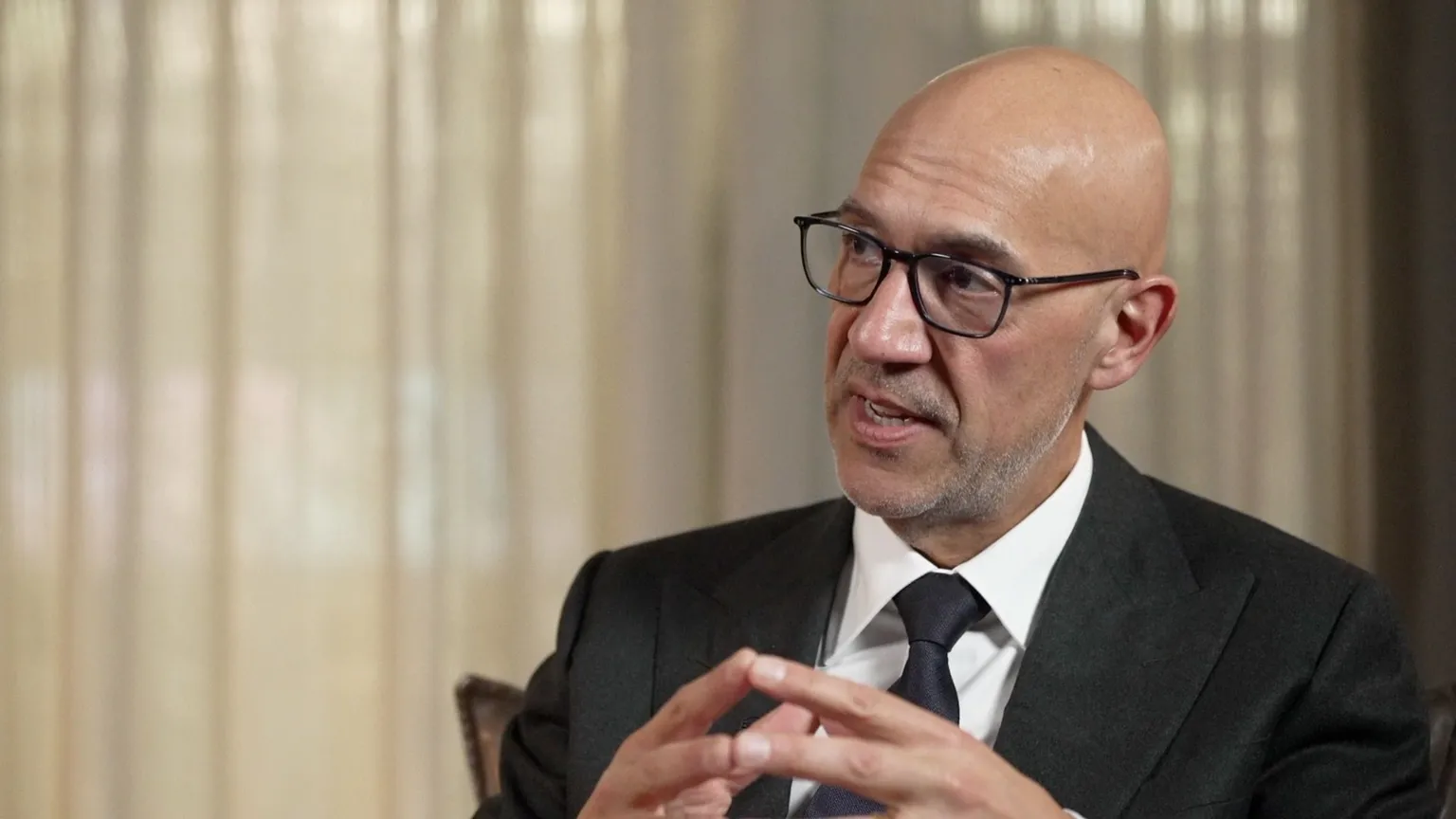 PwC planea aumentar el número de graduados que contrata