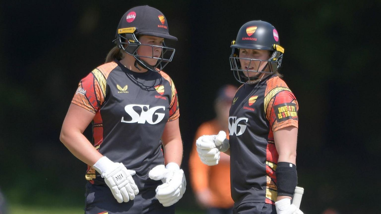 Charlotte Edwards Cup Round Up Holders Vipers Lose To Sunrisers Bbc Sport 