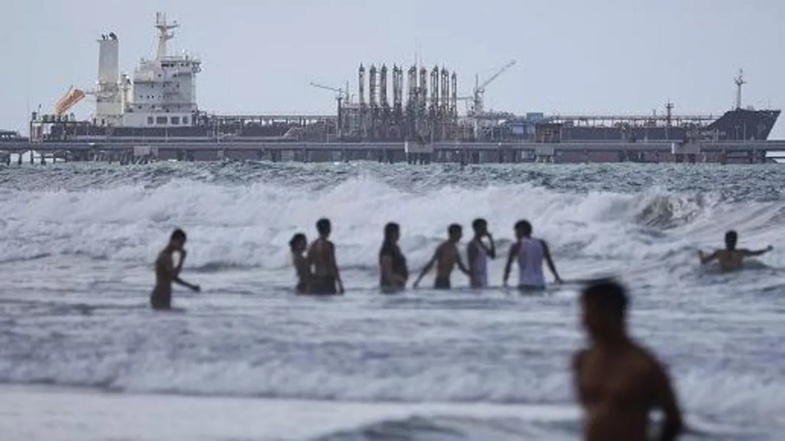 Venezuela acusa a EEUU de ‘extorsión’ por incautación de petroleros