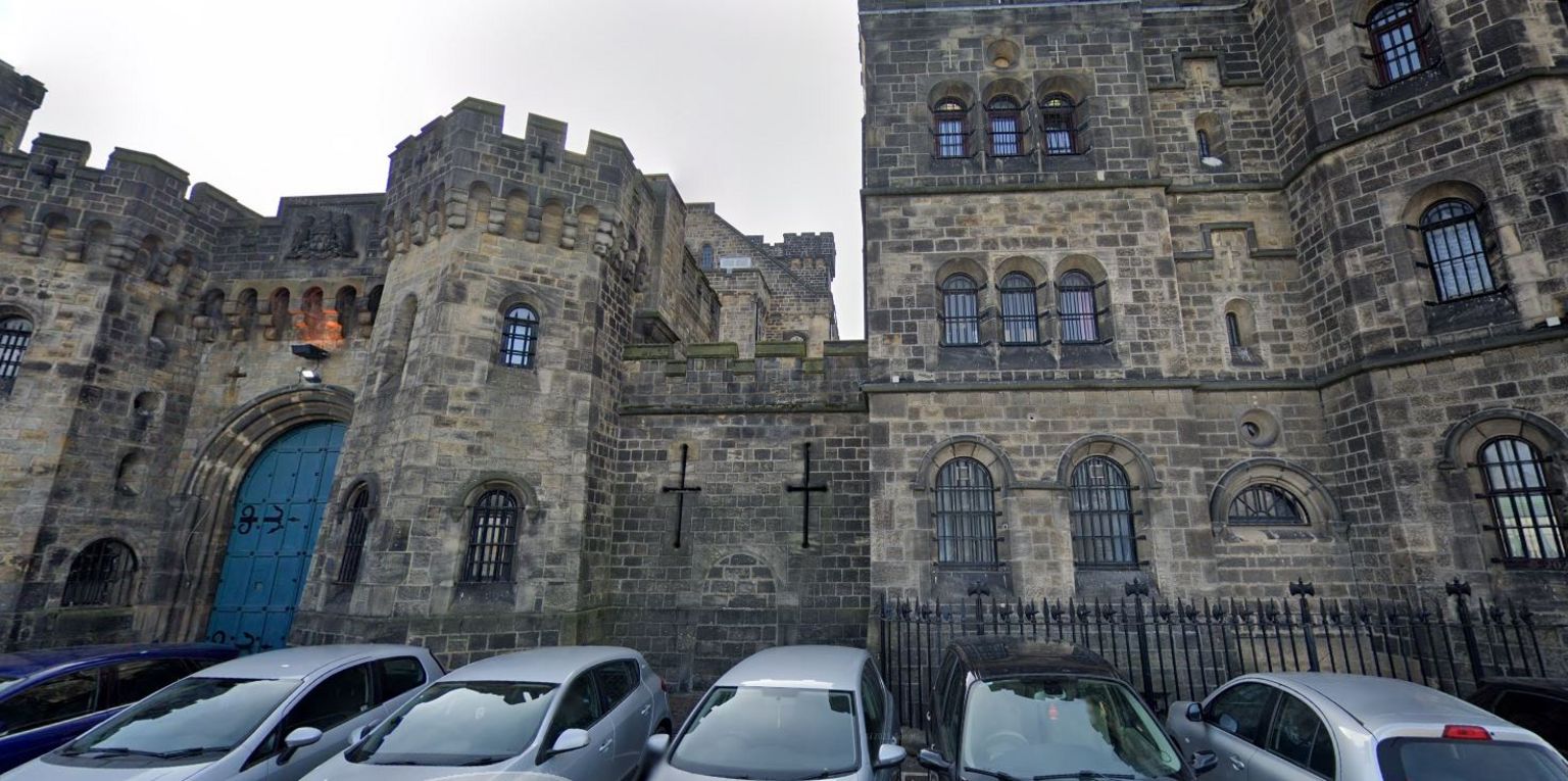 HMP Leeds prison officer sacked after inmate's suicide BBC News