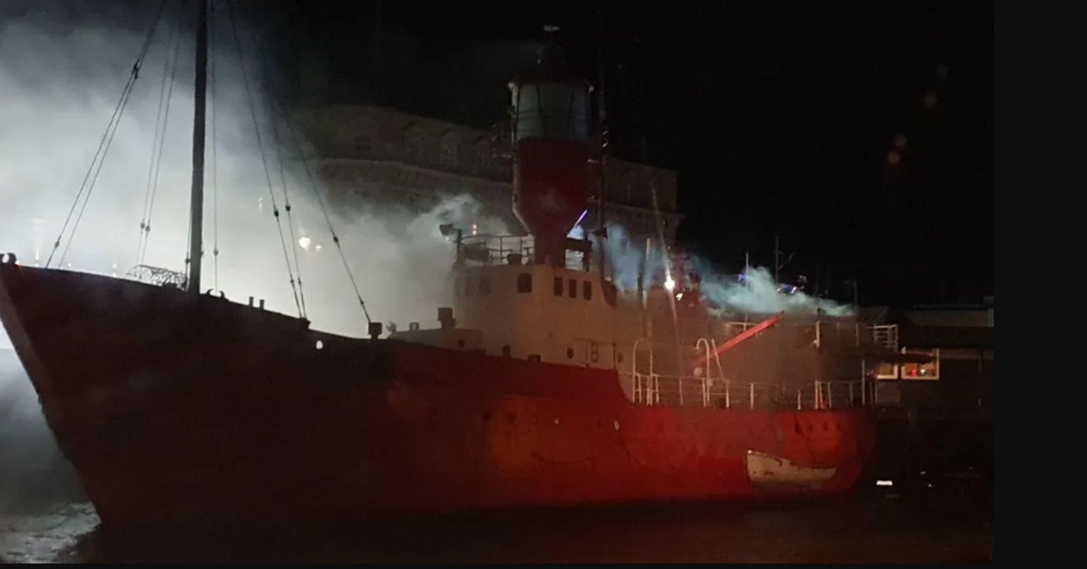 The LV18 lightship caught fire on 2 February