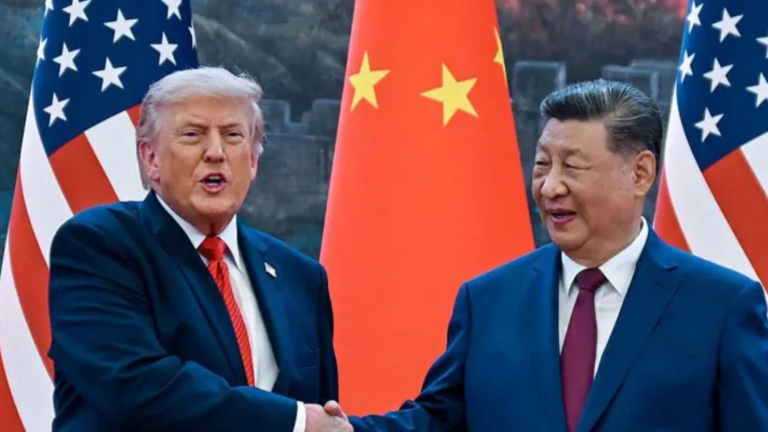 特朗普和习近平握手