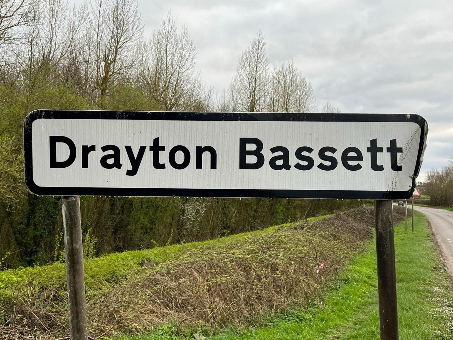 The clean Drayton Bassett sign