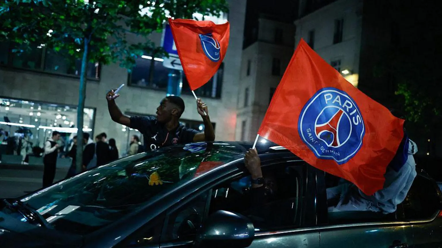 Paris Riots Mar PSG's Champions League Final Berth — image 4