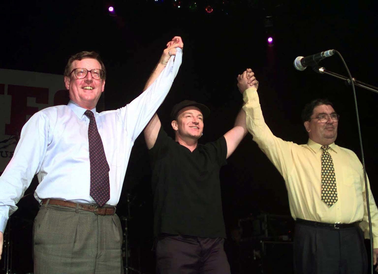 Trimble and Hume joined U2's Bono on stage during a special concert in Belfast to promote the "Yes" vote in the peace referendum in 1998