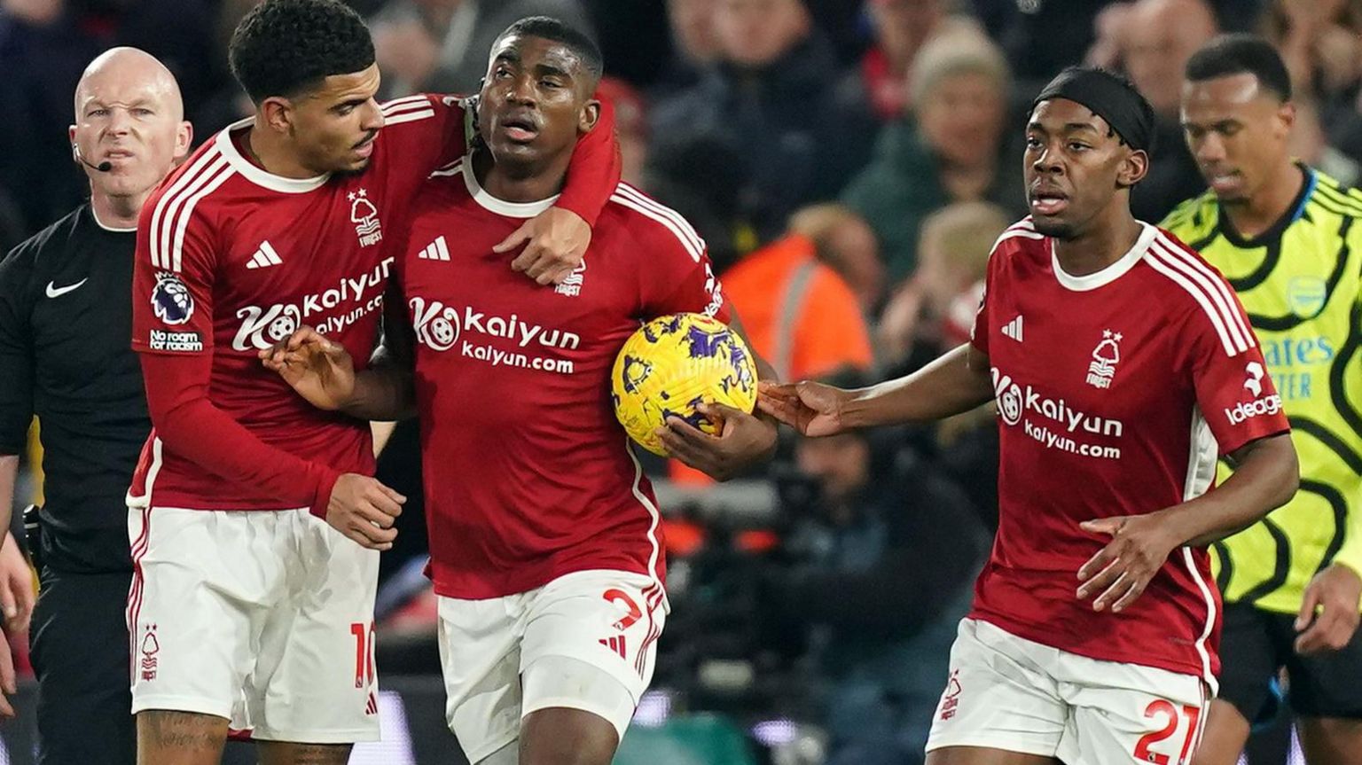 Nottingham Forest: 'Taiwo Awoniyi changes the game' - Dion Dublin - BBC ...