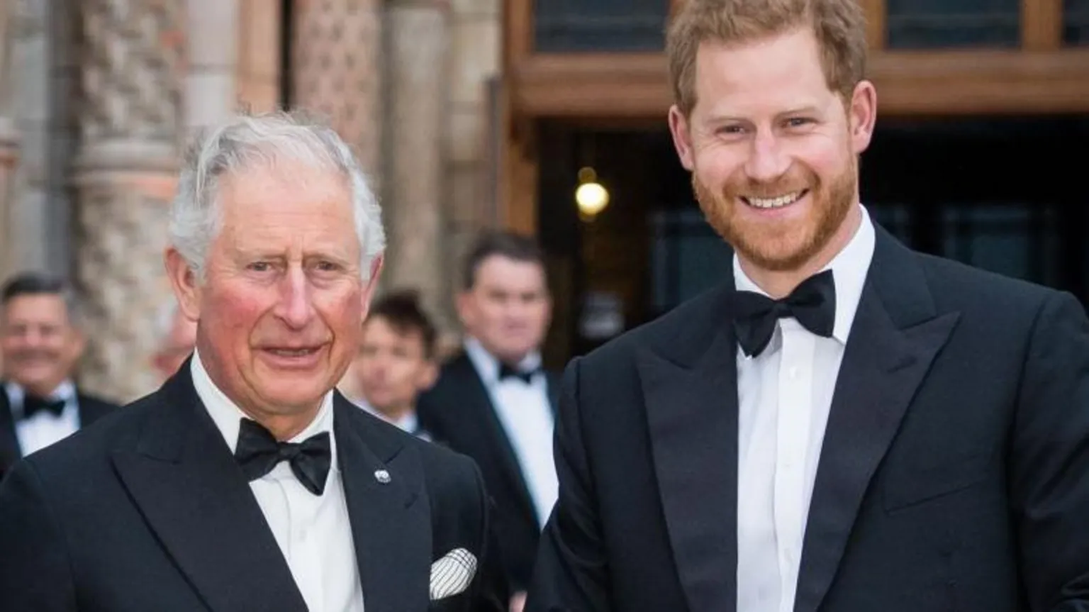 El príncipe Harry no planea reunirse con el rey en su visita al Reino Unido