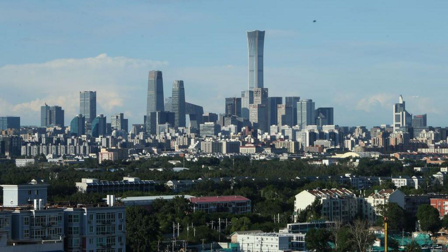 从北京城外远眺中国尊(2022年)