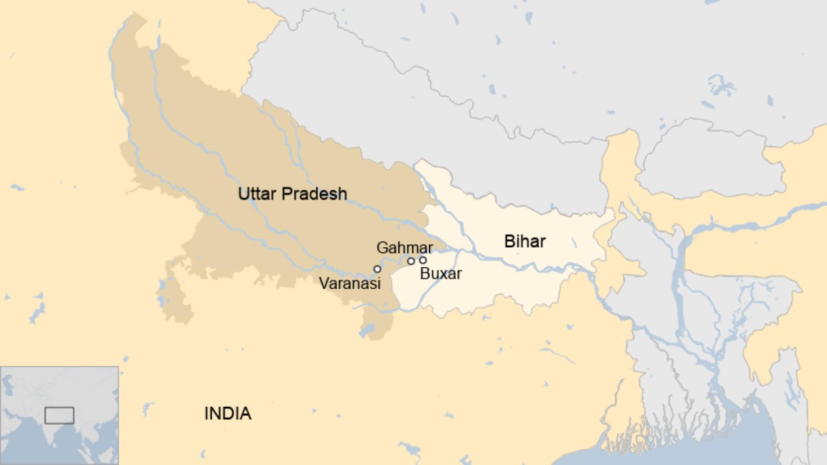 India Covid: Dozens more bodies wash up on Ganges river bank - BBC News