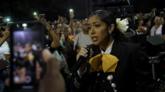 Tiroteo en El Paso: un grupo de mariachis canta "Amor Eterno" en homenaje a las victimas