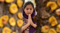 भारतात आज अनेक मंदिरांत महिलांना प्रवेशबंदी आहे.