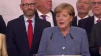 Bà thủ tướng Đức mô tả rằng “chúng ta đã chiến đấu cho một nước Đức mà ở đó con người được sống hạnh phúc, thịnh vượng về kinh tế và là một đất nước tự do và công bằng.