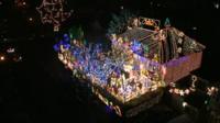 Wiltshire house becomes Christmas lights extravaganza - BBC News