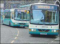 Bysiau yn Aberystwyth